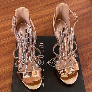 Size 6 - rosey gold heels